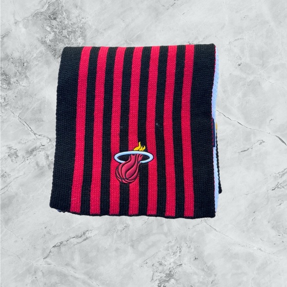 MIAMI HEAT SCARF - Picture 1 of 5